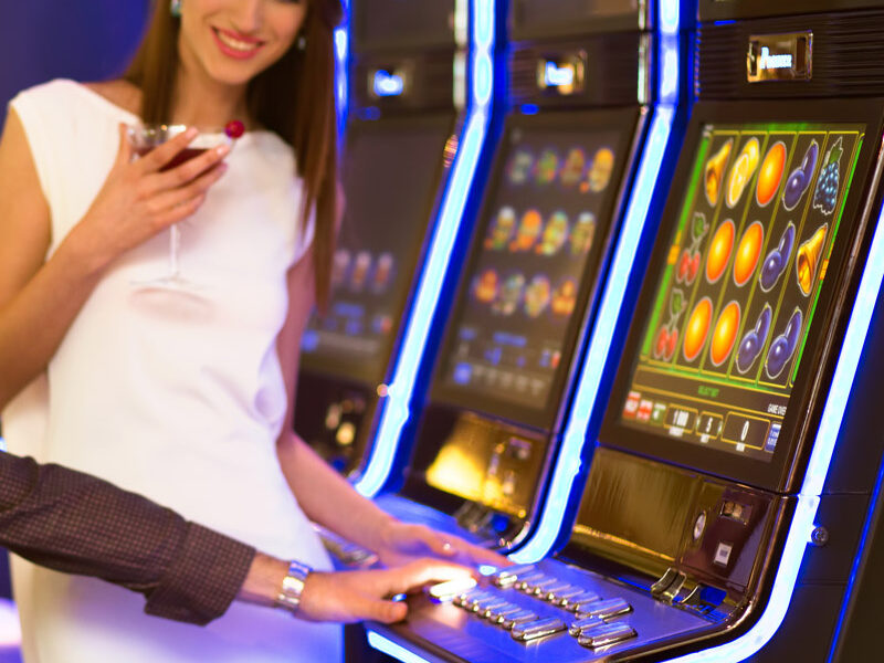 Tips to Get Lucky in an Online Slot Machine – Casinos With Real Money